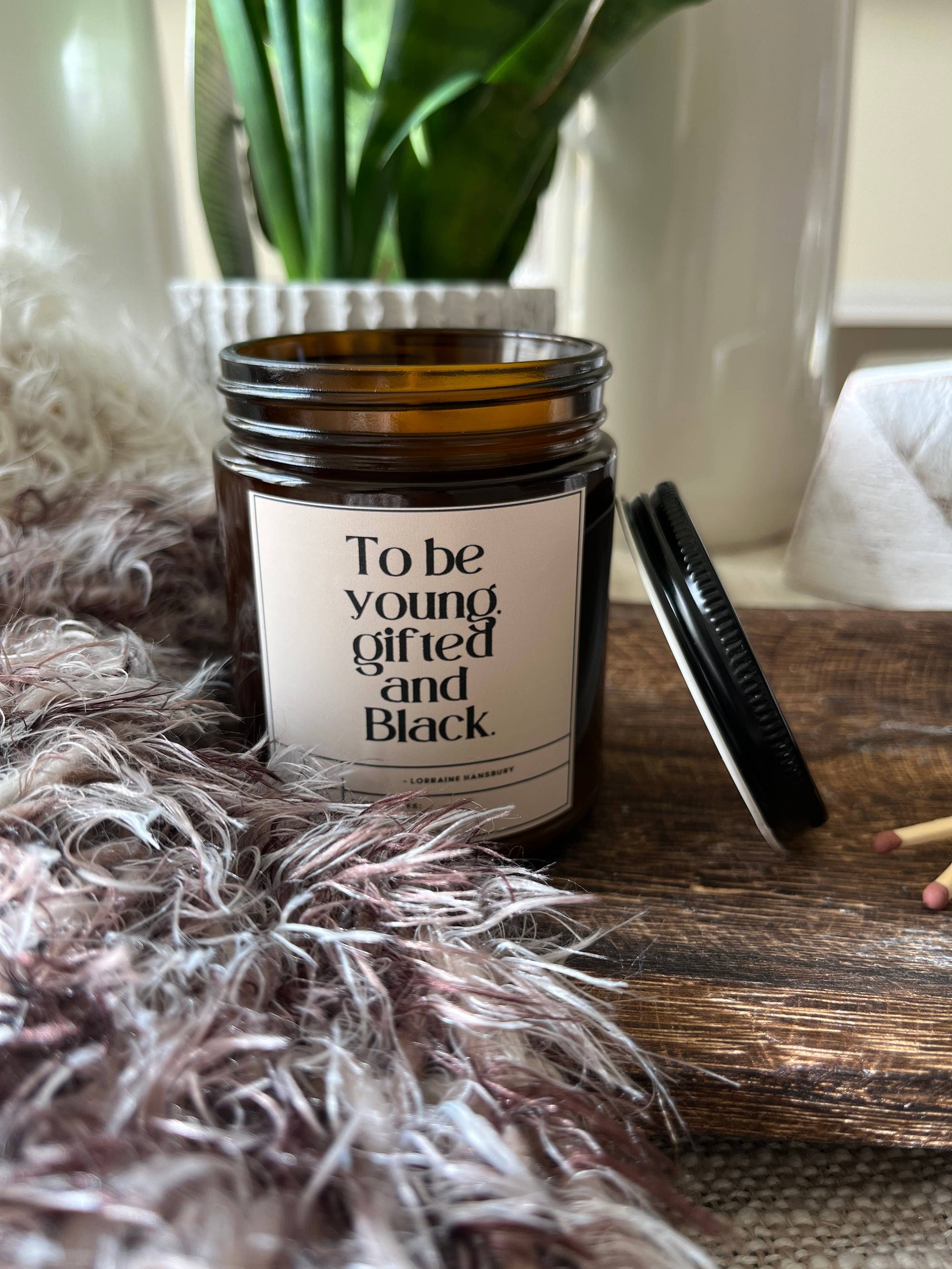 Lorraine | Bookish Candle