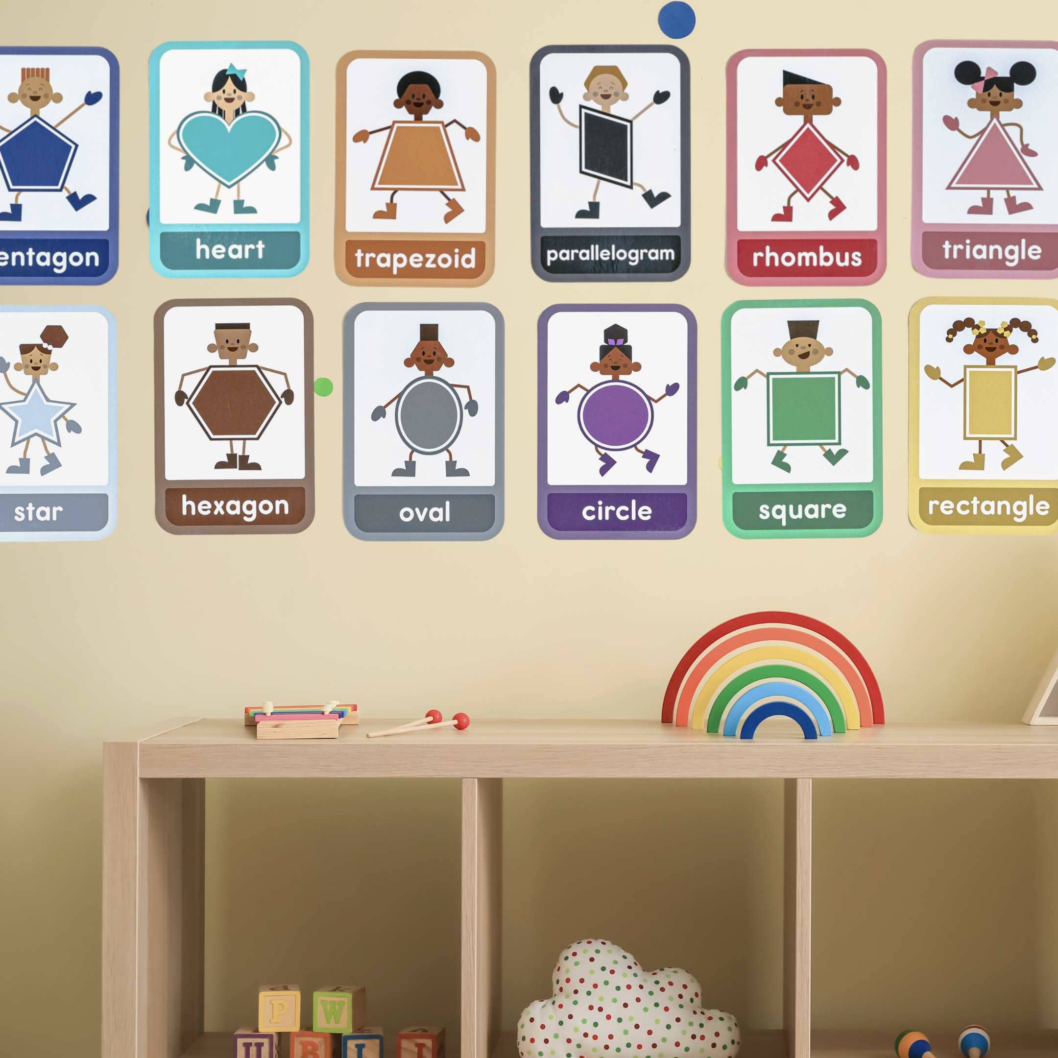 2D Shapes Bulletin Board Set